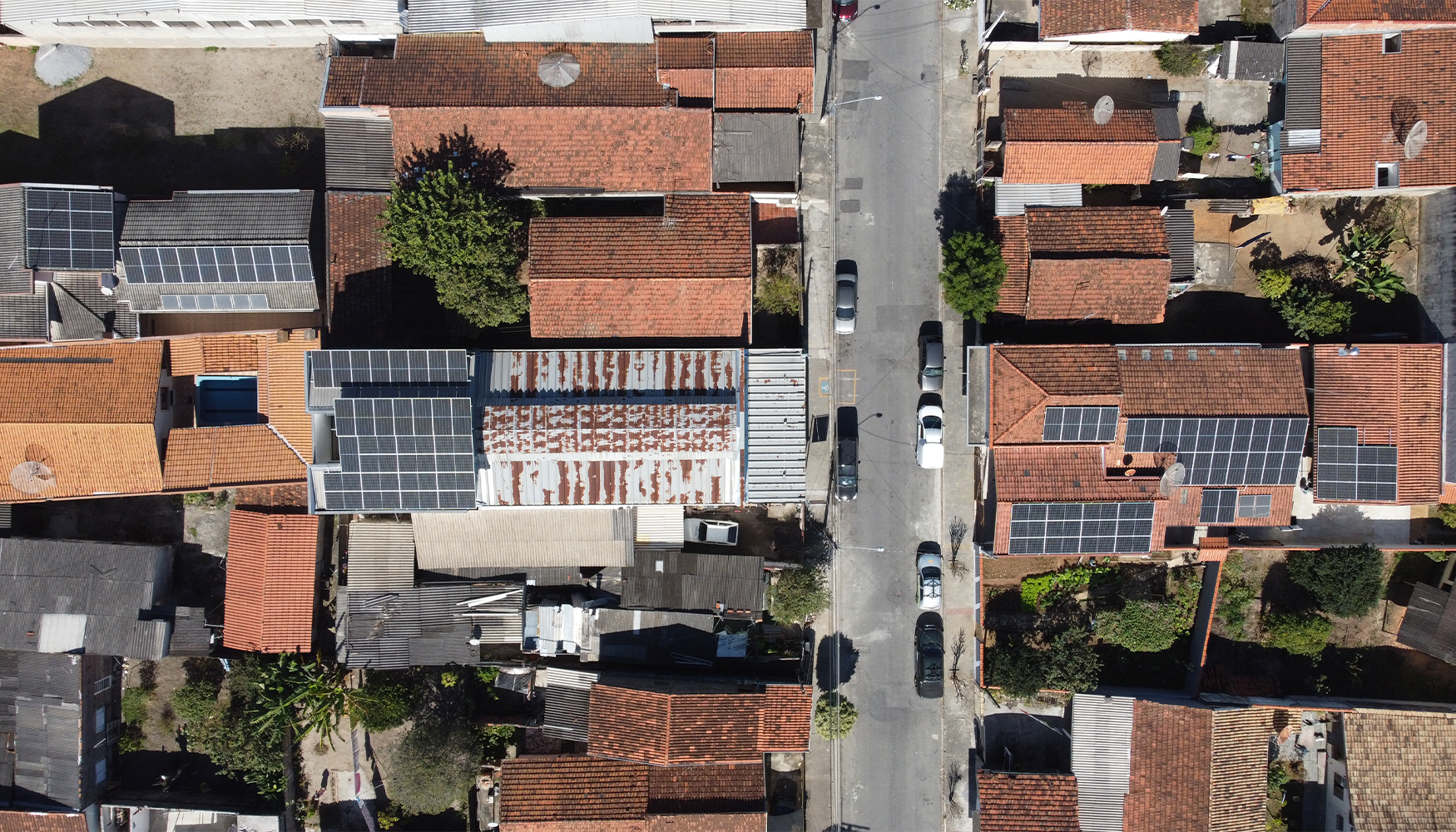 Você está visualizando atualmente Energia Solar Comercial. Sistema de 49,05 kWp, com 90 módulos instalados em Pindamonhangaba/SP