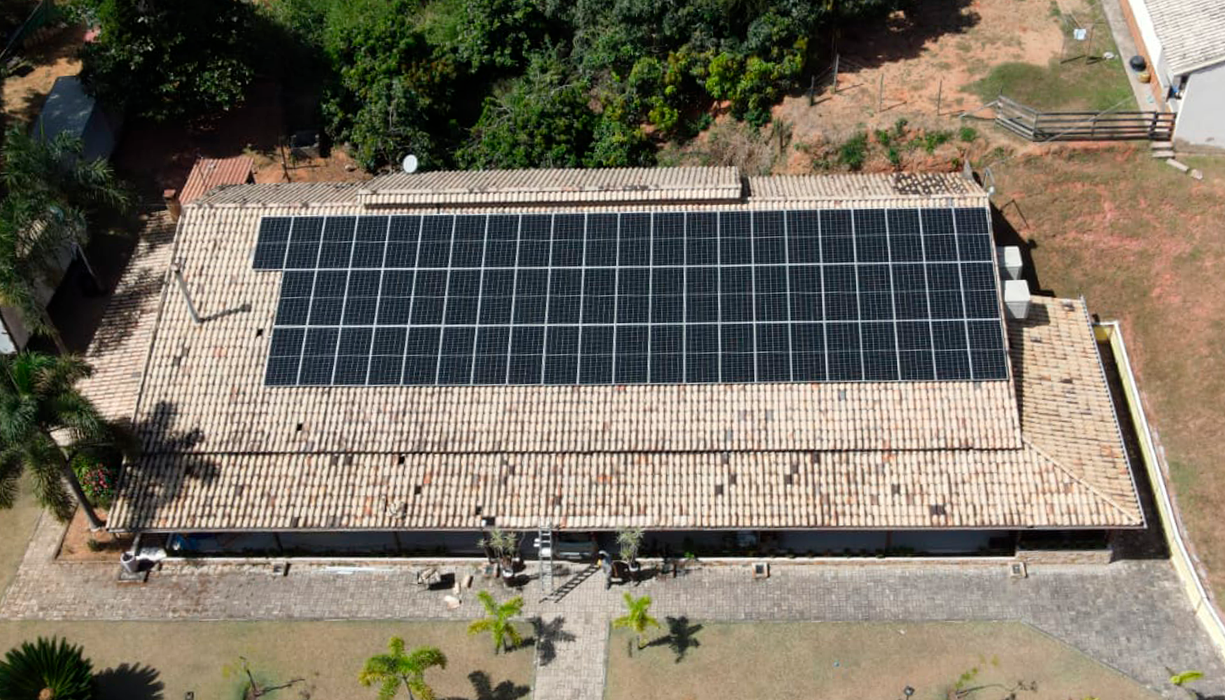 Você está visualizando atualmente Energia Solar Comercial. Sistema de 34,56 kWp, com 64 módulos instalados em Paraíba do Sul/RJ