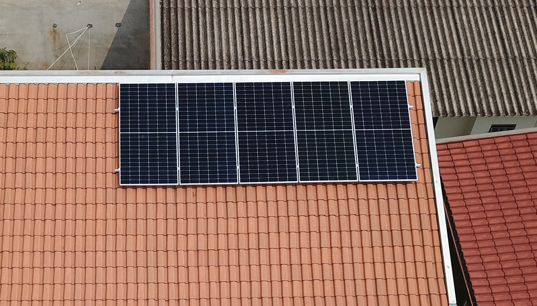Energia Solar Residencial. Sistema de 5,4 kWp, com 10 módulos