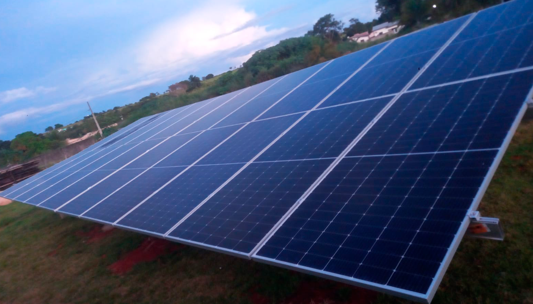Você está visualizando atualmente Energia Solar Rural. Sistema de 10 kWp, com 20 módulos instalados em Sinop/MT