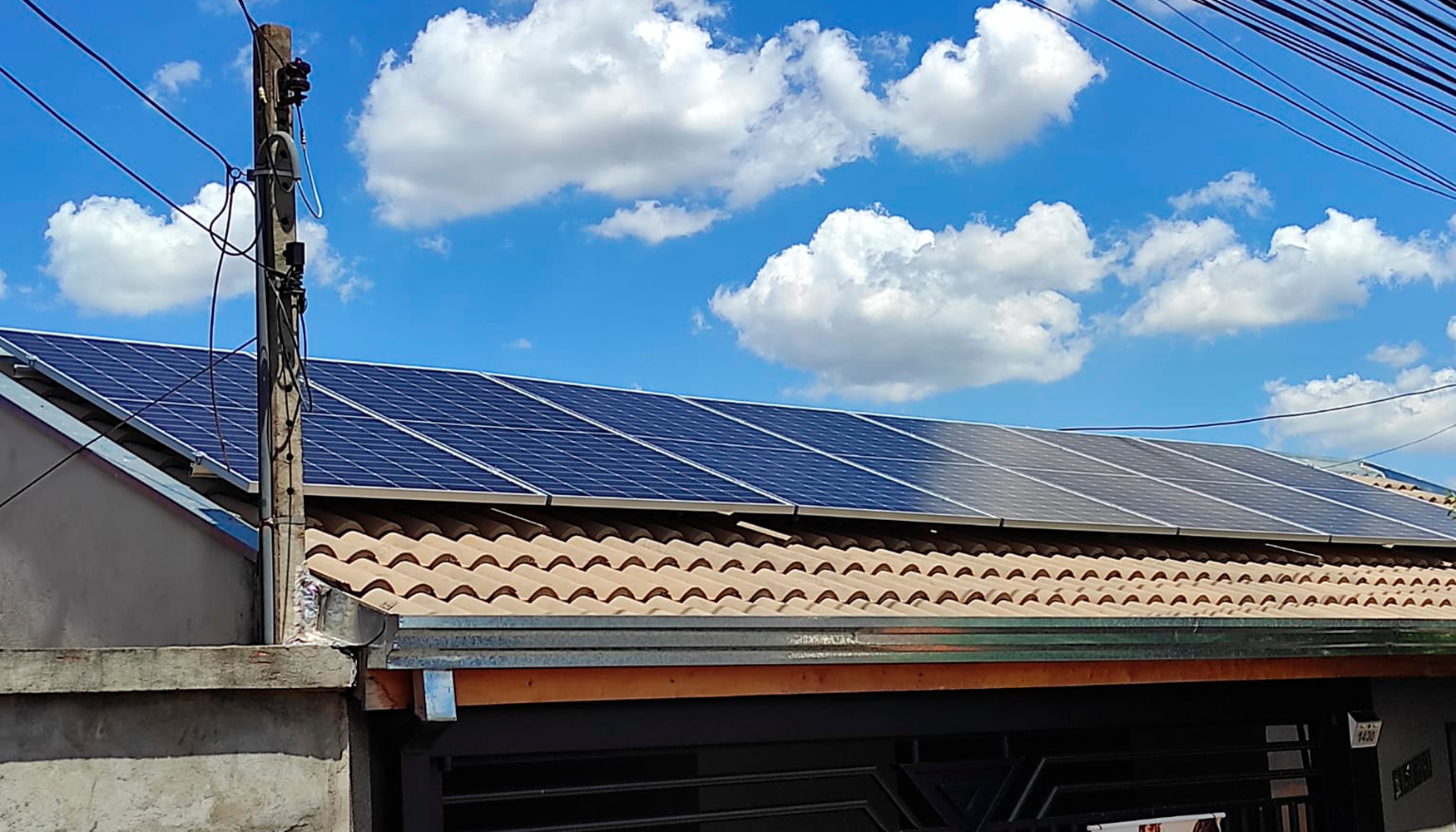 Você está visualizando atualmente Energia Solar Residencial. Sistema de 3,89 kWp, com 7 módulos instalados em São José do Rio Preto/SP